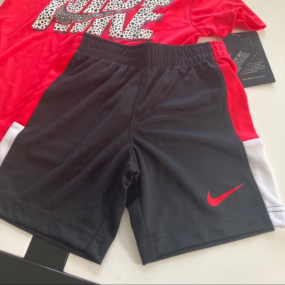 Nike red cute shorts set top outfit active performance 5028 - Picture 3 of 6